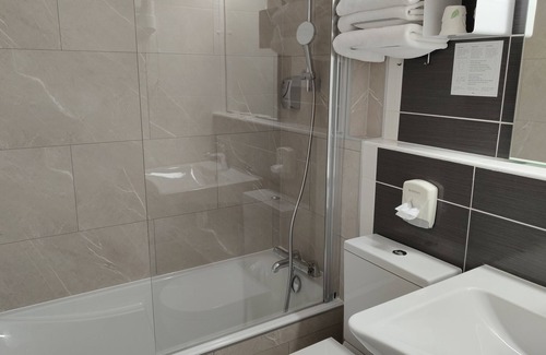 Royan Hotel | Logis Hotel Les Bleuets