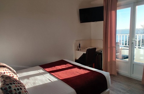 Royan Hotel | Logis Hotel Les Bleuets