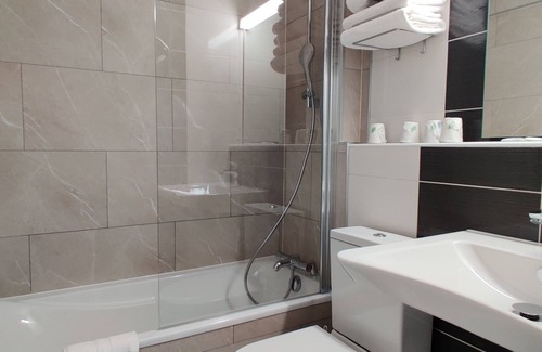 Royan Hotel | Logis Hotel Les Bleuets