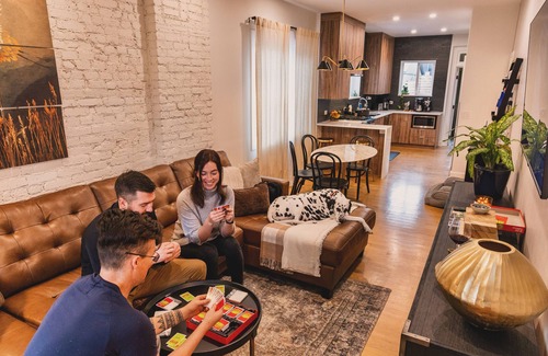 Highland House | LoHi Luxury - Historic Home - Dogs - Secret Garden - Chef’s Kitchen - Fire Pit