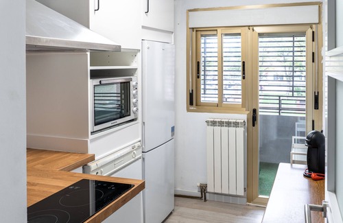La Almozara Apartment | LOIRA ROSALIA: Cozy and Comfortable in a Green Area