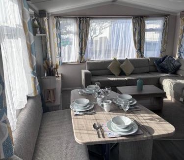 Skegness House | LOIRE