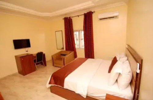 Gwarinpa Estate Cabin | Lois Hotel - Diamond