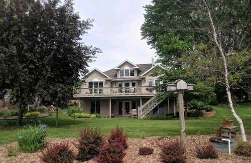 Stockbridge House | Lola's Lakeside Estate on Lake Winnebago