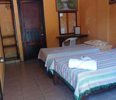 San Pedro Pochutla Hotel | lolas 68