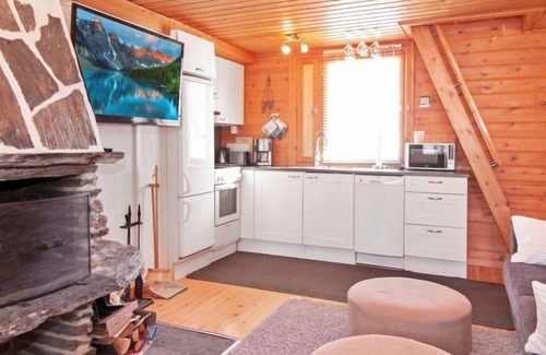 Tahkovuori House | Lomasyväri 810 by Interhome