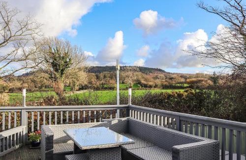 Pentraeth House | Lon Lwyd Isaf