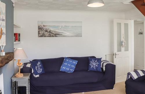 Pentraeth House | Lon Lwyd Isaf