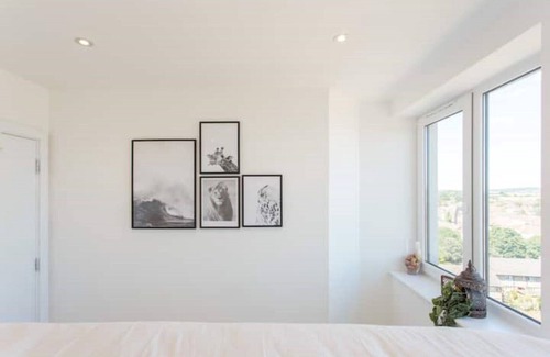 Chadwell Heath Apartment | London 2 bed Apartment 30 Mins from The City | Near Station, Parking & WIFI