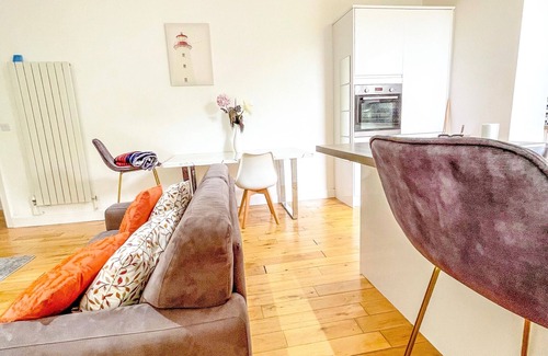 Woolwich Common Apartment | London 2-bed Apartment in Herbert Road