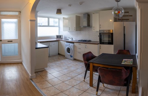 Somers Town House | London - 4 Bed - Sleeps 8 - Garden - Pet Friendly