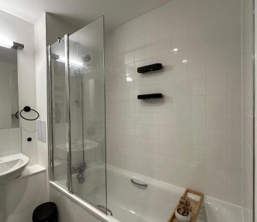 Barking Apartment | London central Artistic flat