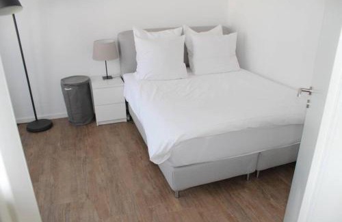 Siegburg Apartment | LONDON . CHILLINGHOUSE # 9, 3 Min. vom ICE, NETFLIX, Garten