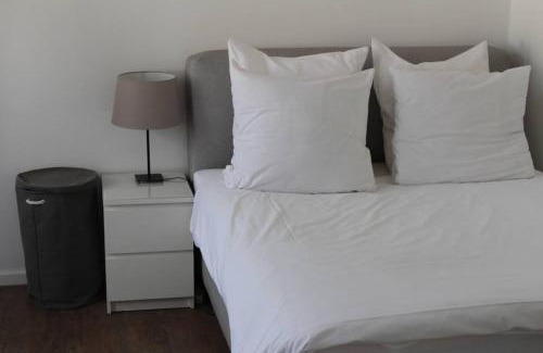 Siegburg Apartment | LONDON . CHILLINGHOUSE # 9, 3 Min. vom ICE, NETFLIX, Garten