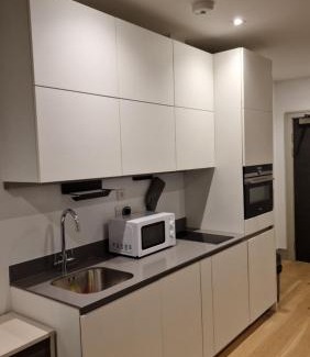 West Ealing Apartment | London City Apartment 2