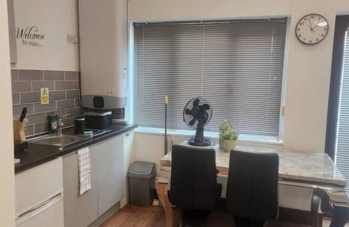 Barnehurst Apartment | London Cosy Studio Flat