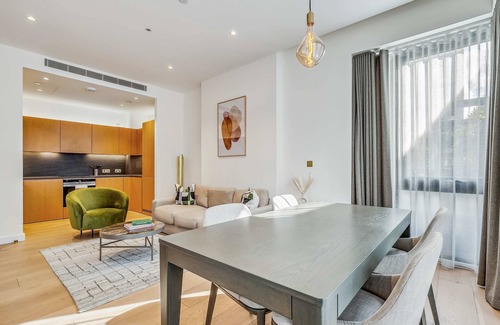 St. Pancras and Somers Town Apartment | London Delight in London