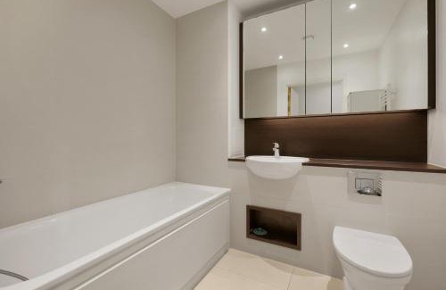 Royal Docks Apartment | London Dockside Apartment