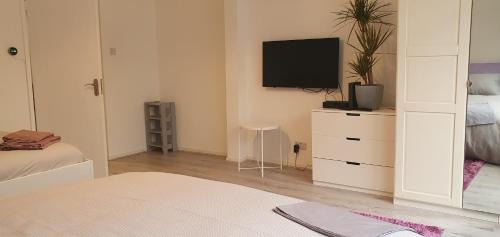Mottingham and Chislehurst North House | LONDON EXPERIENCE