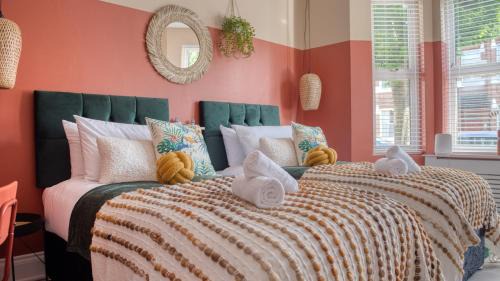 Hammersmith and Fulham Apartment | London Hammersmith - hot tub, cinema & gaming room