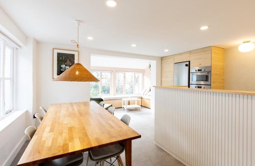 Newport House | London House, a stylish family home for 6.