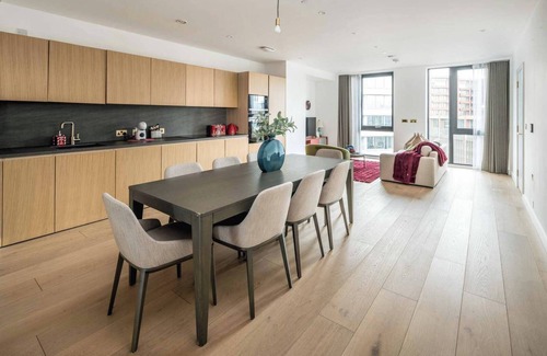 St. Pancras and Somers Town Apartment | London Oasis Apartment With 3 Bedrooms