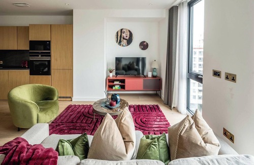 St. Pancras and Somers Town Apartment | London Oasis Apartment With 3 Bedrooms