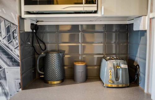 Hillrise Apartment | London quality budget studio with private bathroom