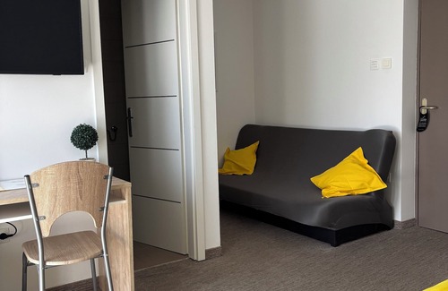 Velika Gorica House | London Rooms Zagreb Airport
