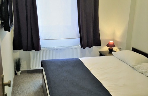 Velika Gorica House | London Rooms Zagreb Airport