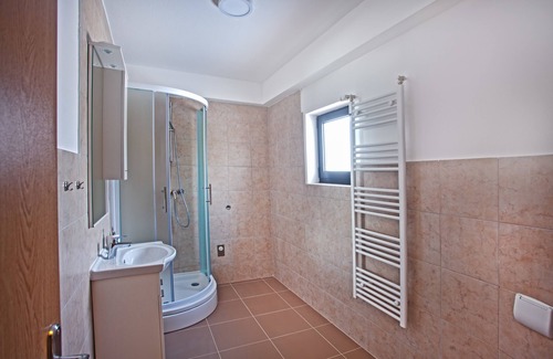 Velika Gorica House | London Rooms Zagreb Airport