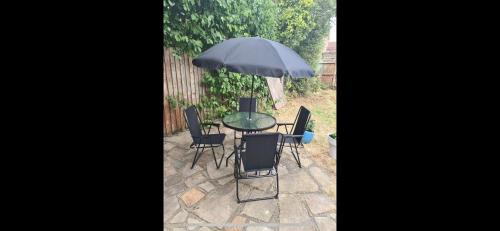 Thamesmead House | London - Sleeps 4 - Parking - Garden - PetFriendly