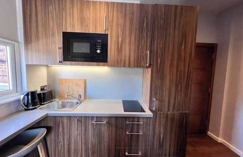 Coppetts Apartment | London Studio Retreat - Colney Hatch Lane