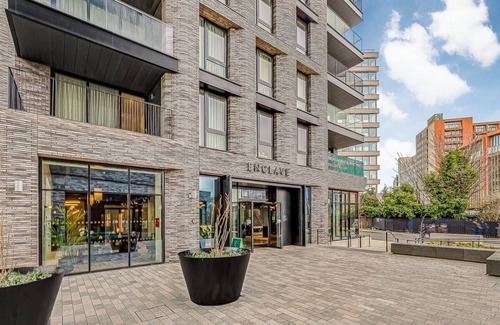 St. Pancras and Somers Town Apartment | London Tranquility in London