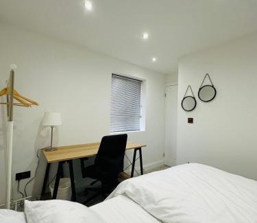 Whitton House | London Twickenham stadium double Bedroom B