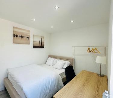 Whitton House | London Twickenham stadium double Bedroom B
