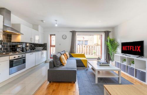 Bishop's Apartment | London Waterloo Apartment with Large Private Terrace - View of the London Eye - 1 Bedroom 1 Bath