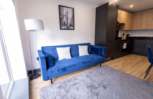 Borehamwood Apartment | London WD6 2min from station