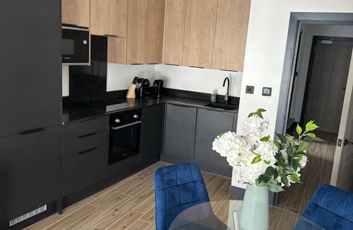 Borehamwood Apartment | London WD6 2min from station