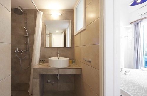 Piso Livadi Hotel | Londos