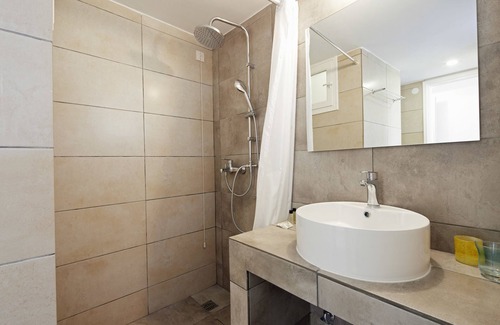 Piso Livadi Hotel | Londos