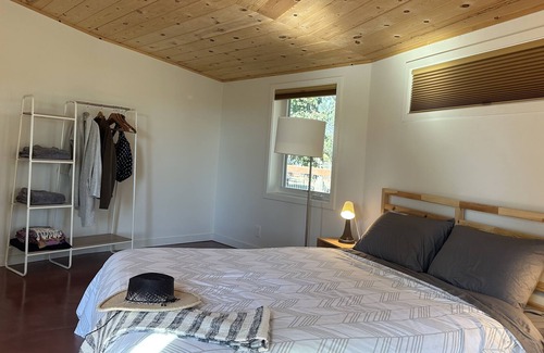Sebastopol House | Lone Oak, Wonderful setting minutes from downtown Sebastopol