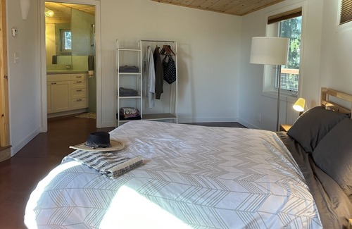 Sebastopol House | Lone Oak, Wonderful setting minutes from downtown Sebastopol