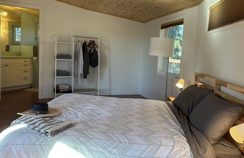 Sebastopol House | Lone Oak, Wonderful setting minutes from downtown Sebastopol