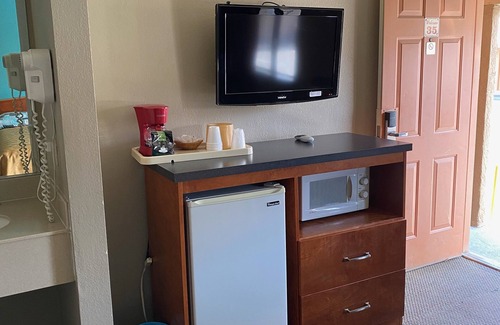 Lone Pine Hotel | Lone Pine Budget Inn