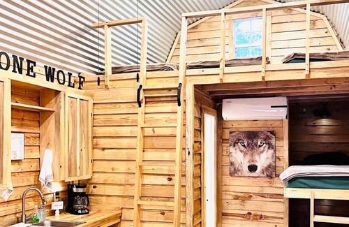 Livingston House | Lone Wolf Lodge Cabin Rental