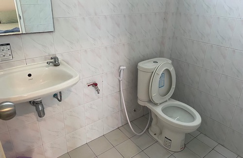Bai Lan Hotel | Lonely Beach Pool Resort
