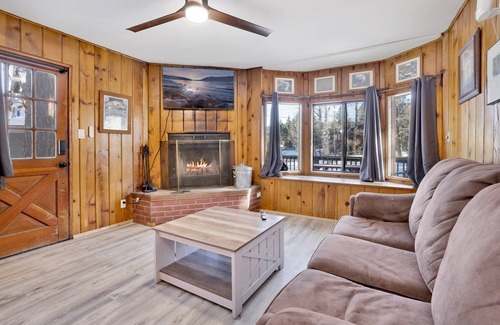 Big Bear Lake Hotel | Lonepine #107