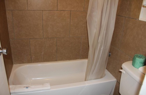 Sherman Hotel | LoneStar Inn & Suites