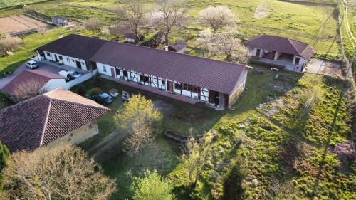 Cormoz House | Longère bressane de la Verne